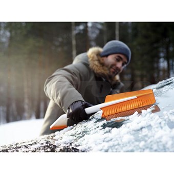 Škrabka a smetáček do auta Fiskars SnowXpert bílá